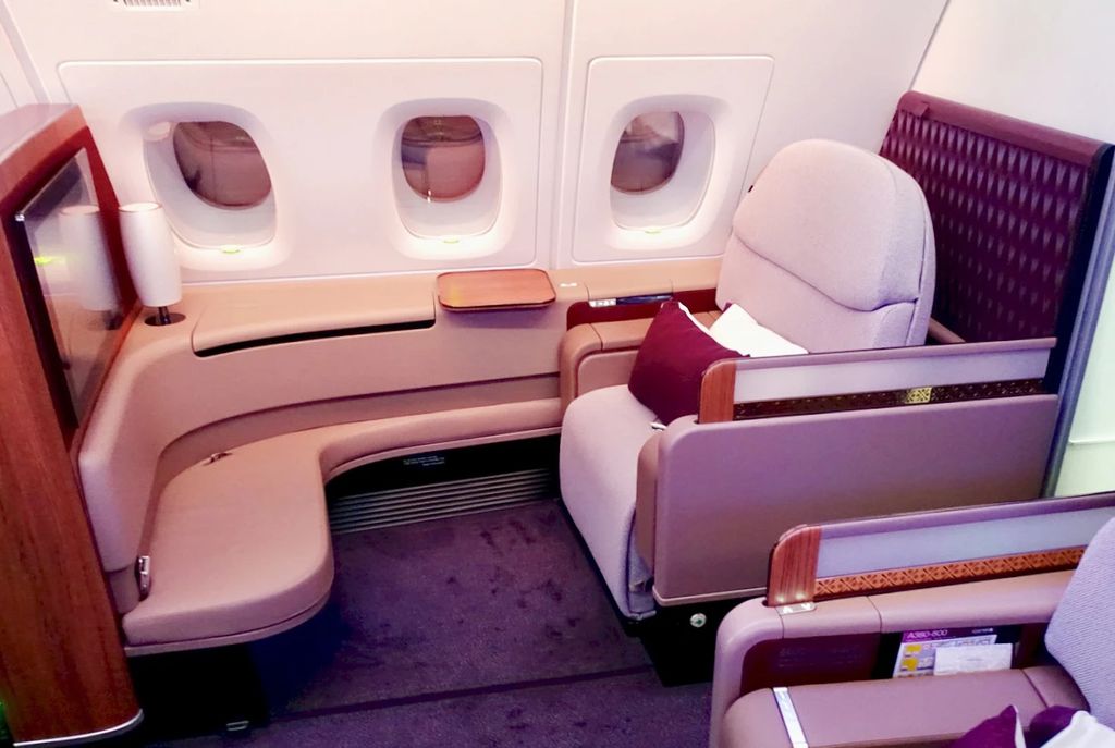 Private First-Class-Suite mit Ledersitz und Fensterreihe
